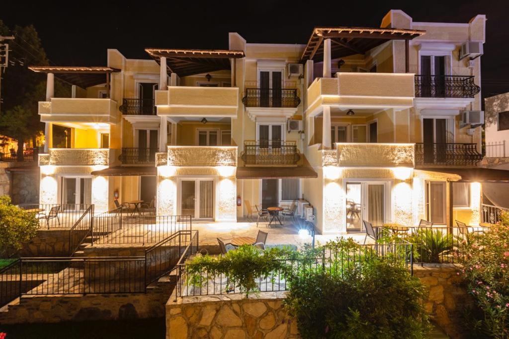 Farrys Boutique Hotel & Beach Club - Yalikavak Bagian luar foto